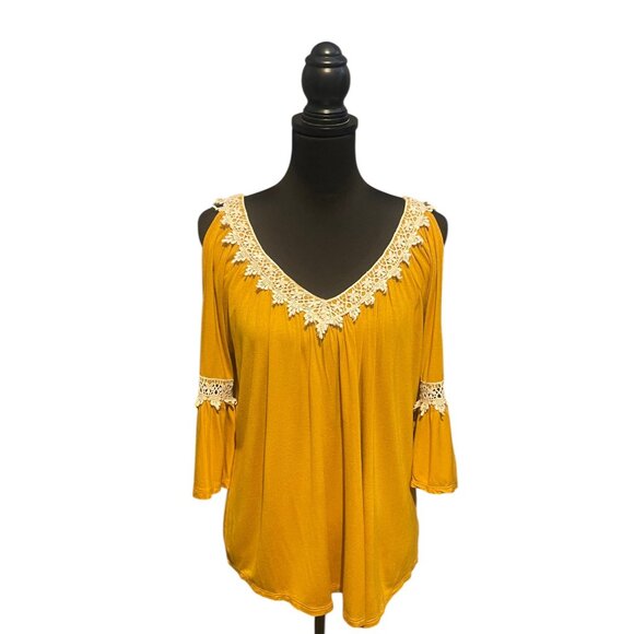 G Collection Tops - BOHEMIAN COLD SHOULDER TOP